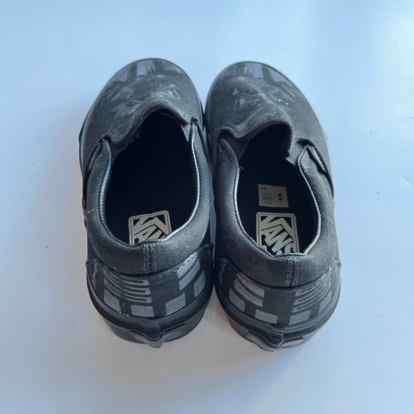 NEW VANS x STAR WARS Classic Slip On Shoes Darth V - Picture 6 of 7